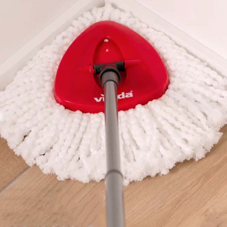 Mop with squeezing bucket with pedal
