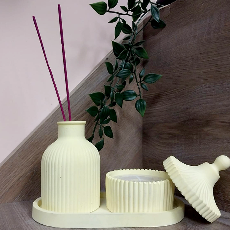 Plaster set with scented candle and sticks, Դեղին