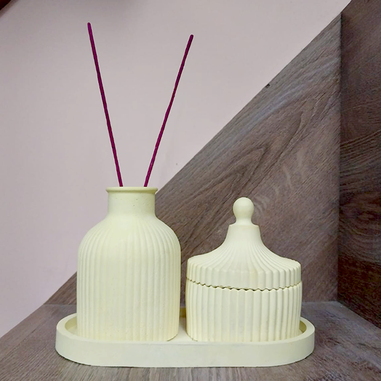 Plaster set with scented candle and sticks, Դեղին