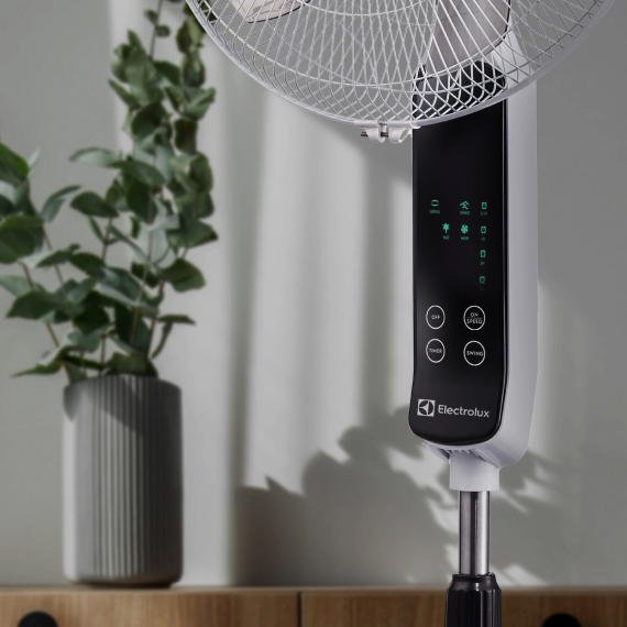 Floor fan with remote control 90°