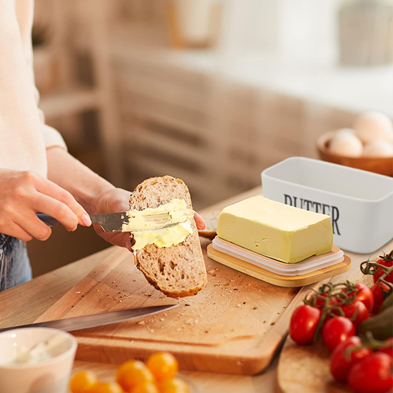 Butter dish with knife 10x18 cm, Սպիտակ