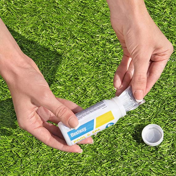 Pool water test strips