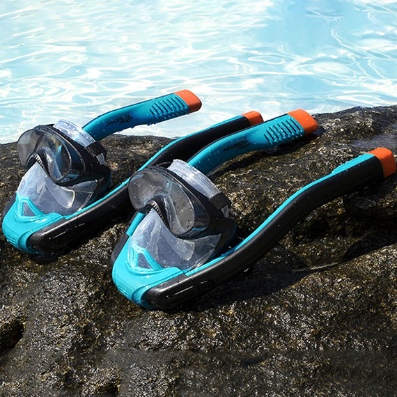Swimming goggles / Mask with a breathing tube