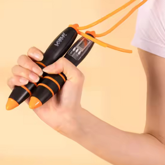 Skipping rope with electronic counter