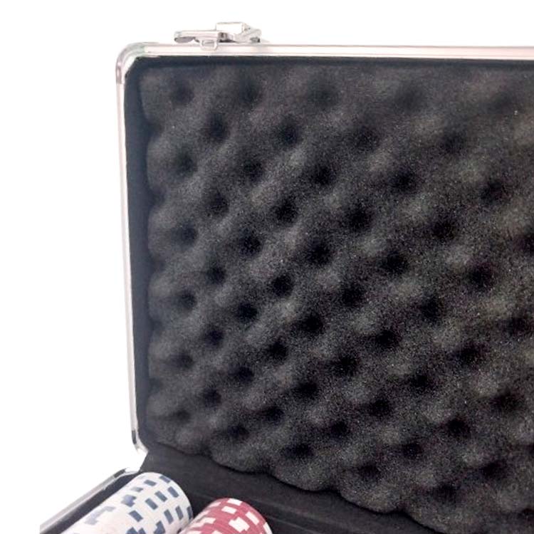 Poker set in a suitcase 200 pcs