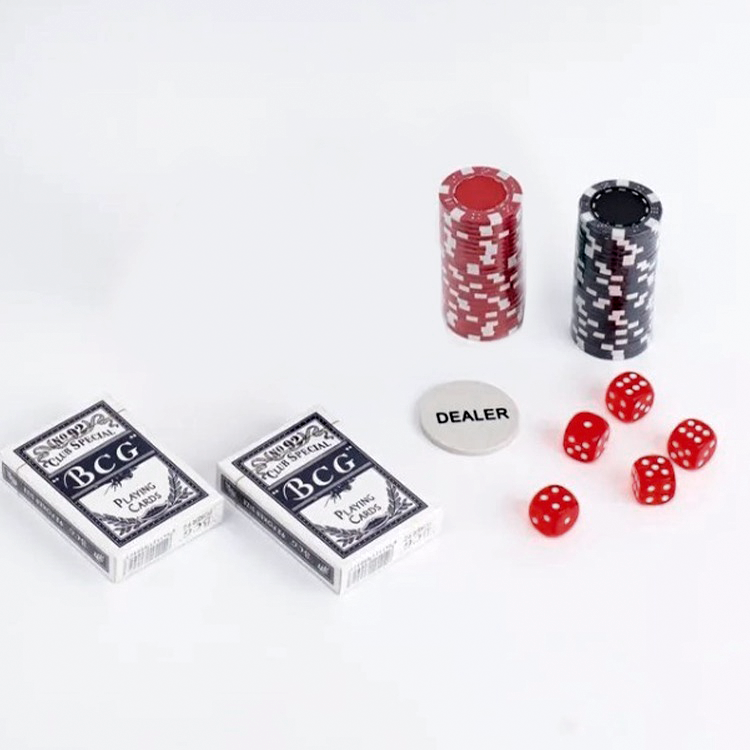 Poker set in a suitcase 100 pcs
