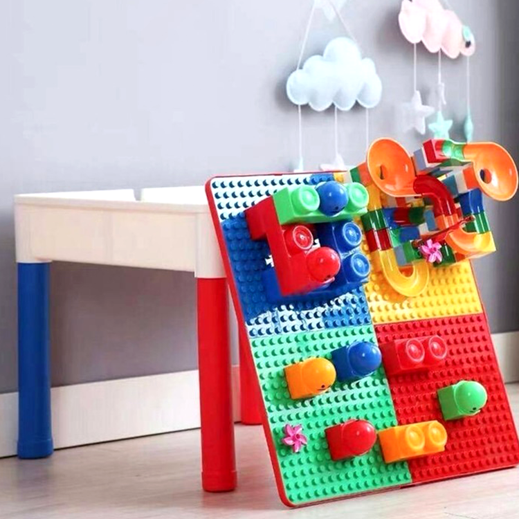 Children's table with 2 chairs and a field for a construction set 51x51 cm