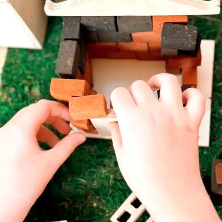 Tuf Tufik with a wooden machine / Eco
