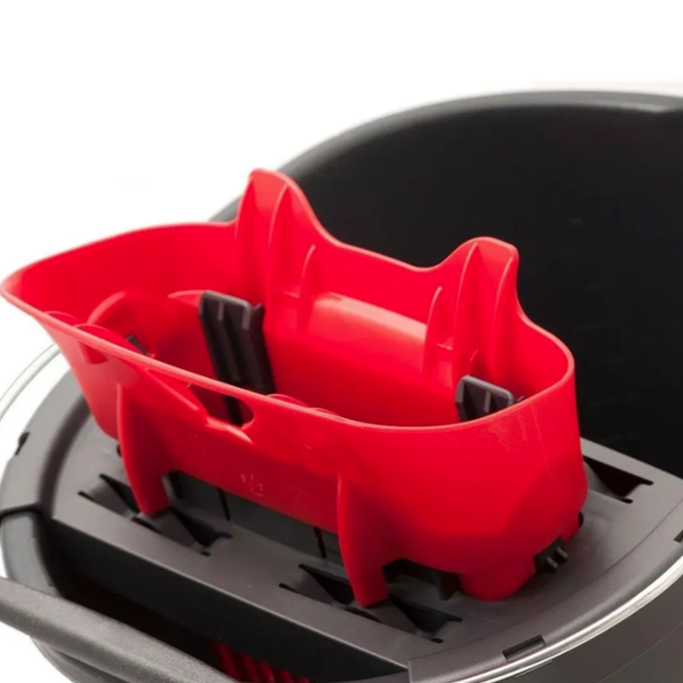 Mop with squeezing bucket